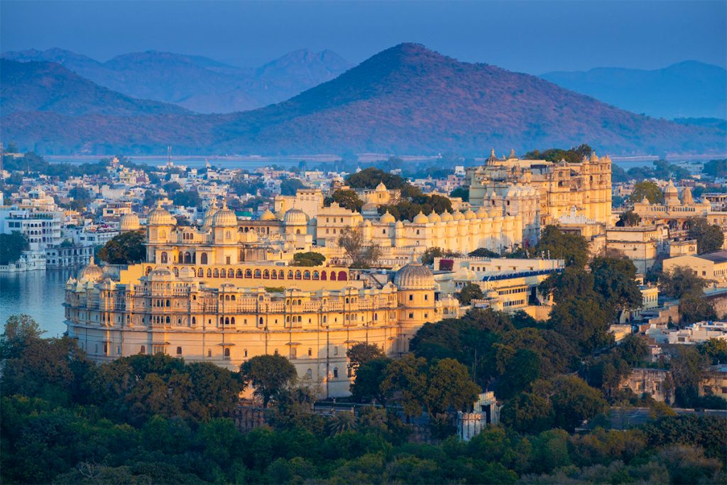 Udaipur Sightseeing Tour | Udaipur Taxi | Udaipur